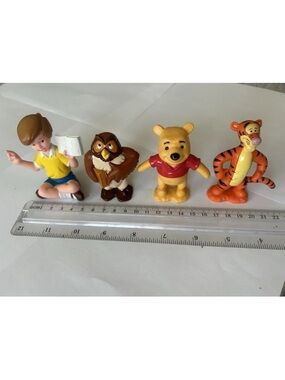 Disney Pooh Bear Vintage Toys Lot Of 4 Christopher robin Pooh Bear Tigger owl